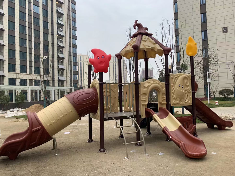 Residential area children's play park/children's slide